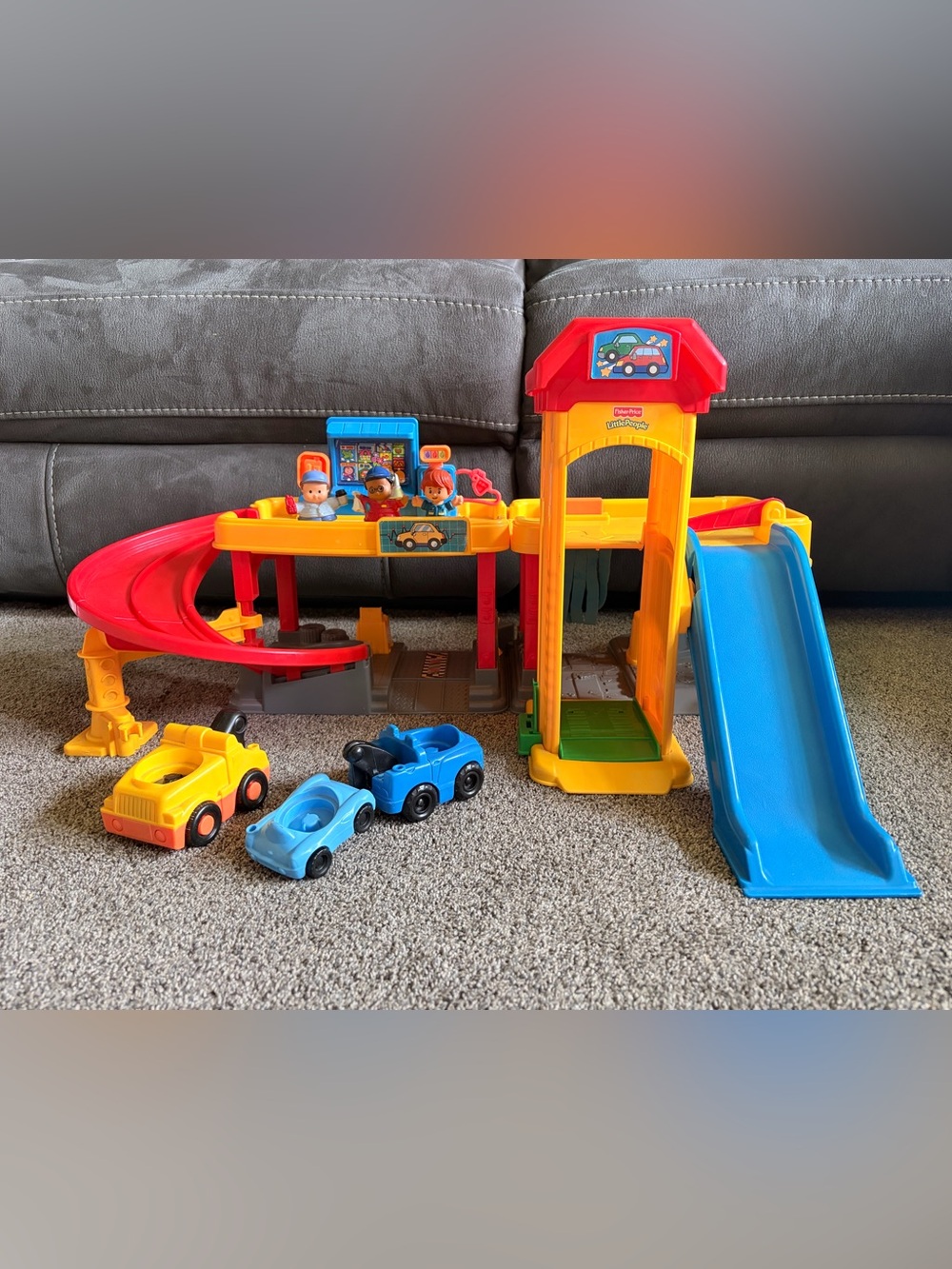Little people Car Garage Playset with mechanics and cars